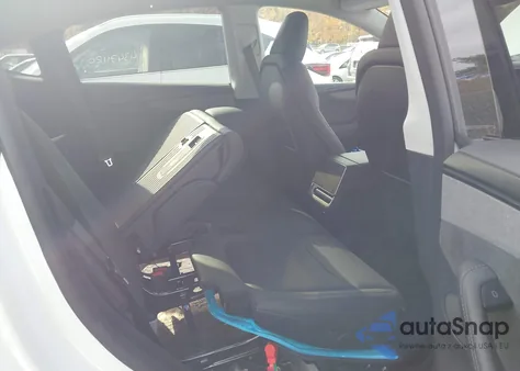 2026 Tesla Model Y Long Range Dual Motor All-Wheel Drive/Long Range Launch Series from USA, damaged, VIN 7SAYGDEE6TF330681